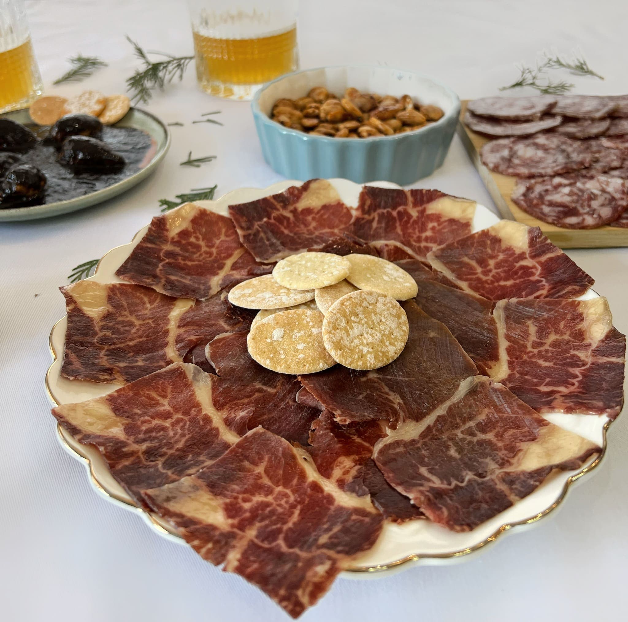 Qu’est-ce que la cecina espagnole ? Origine, goût et comment la déguster