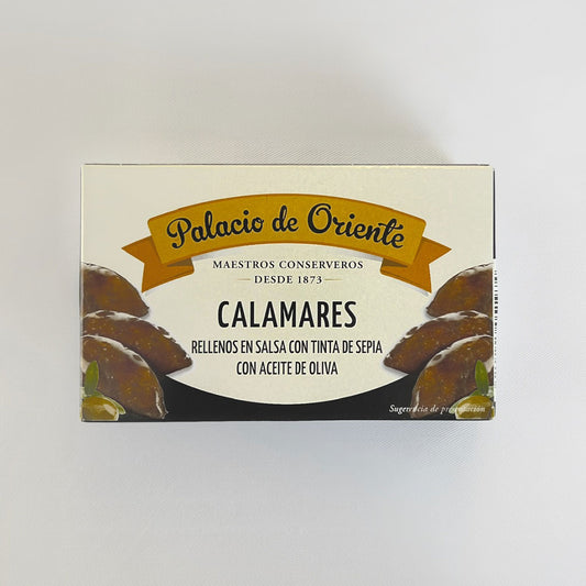 Calmars Farcis en Sauce à l’Encre de Seiche avec Huile d’Olive